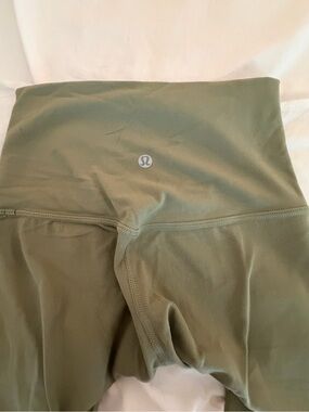 Lululemon High Rise Align 28’ Leggings in Olive Green Size 2